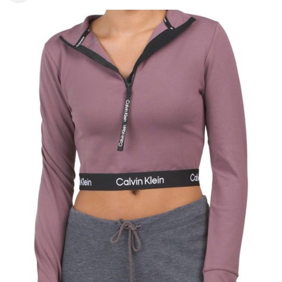 Calvin Klein Performance Tops - Women’s sporty Calvin Klein Performance top.